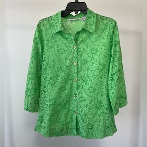 Sag Harbor Green Quarter sleeve button up collared floral print blouse cardigan